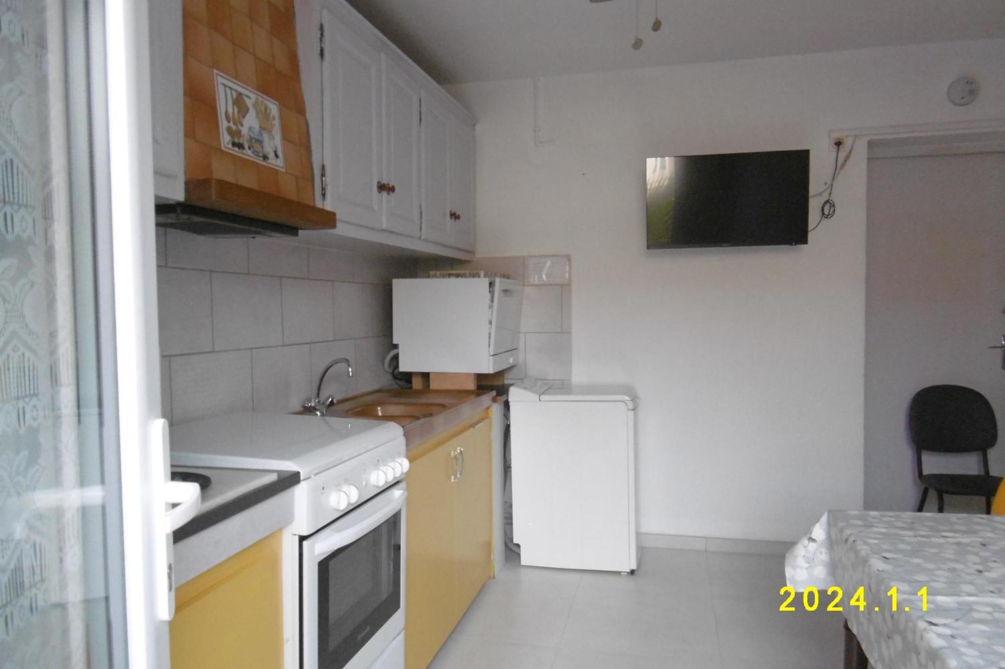 Rez De Chaussee Studio Climatise Dans Villa Aigues-Mortes Bagian luar foto